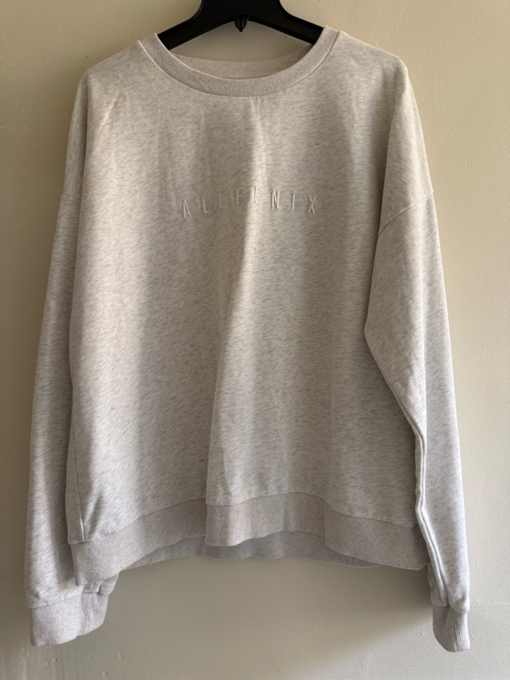 ALO Yoga Men’s Heather Light Gray Crewneck Sweatshirt